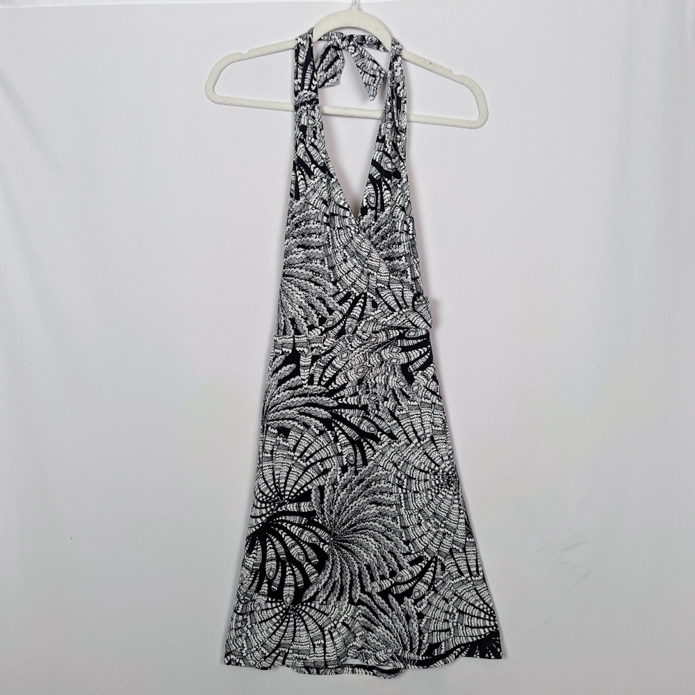 Title Nine sz. M  Abstract Print Surplice Halter Athletic Sundress Built in Bra